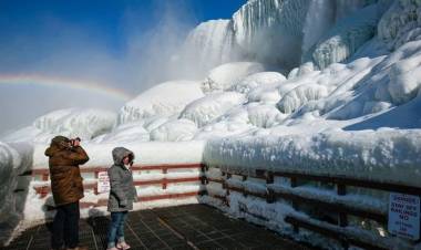  CATARATAS DEL NIAGARA,PARCIALMENTE CONGELADAS. MIRA GALERÍA DE IMÁGENES.