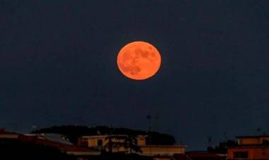  SUPER LUNA HOY ES EL DÍA : DÓNDE Y CÓMO VER LA LUNA DE GUSANO 2021.