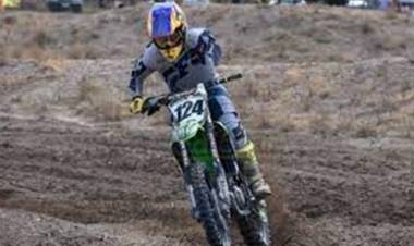 MURIÓ EN UN ACCIDENTE WEY ZAPATA, EL PILOTO DE MOTOCROSS QUE CORRÍA CON UN SOLO BRAZO, SUCEDIÓ EN CÓRDOBA.