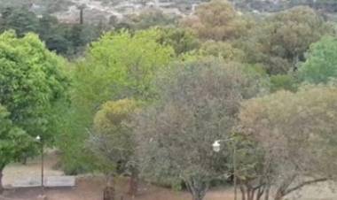 VÍDEO - UNA PRIMAVERA EXTRAÑA EN CÓRDOBA : CAYÓ AGUA NIEVE EN HUERTA GRANDE, EL DOMINGO 03 DE OCTUBRE.