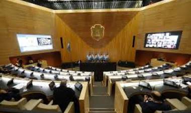 CÓRDOBA - UNICAMERAL : SE PUSO EN PAUSA LA RE-REELECCIÓN DE INTENDENTES Y JEFE COMUNALES.