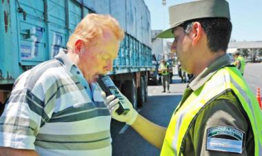 Mendoza se rebela contra la sanción de la ley de Alcohol Cero y anuncia que no la cumplirá.