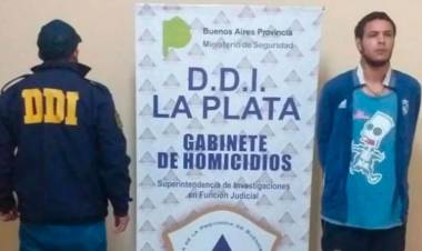 Cayó de un balcón, estuvo en coma, despertó y denunció que la empujaron.