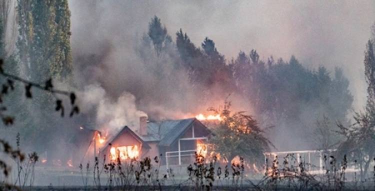 INCENDIOS EN CHUBUT : HAY AL MENOS 15 PERSONAS DESAPARECIDAS Y DECLARAN EL "ESTADO DE DESASTRE ÍGNEO",EN LA COMARCA ANDINA.