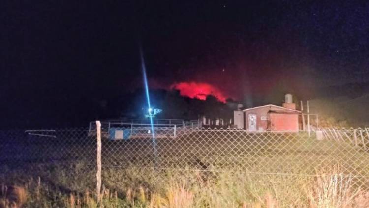 Continúa el incendio en traslasierra : No lo pueden parar en el Paraje Santa Rosa, Ambul .