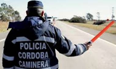  RUTAS CORDOBESAS : POLÉMICAS MULTAS DE LA CAMINERA POR EL USO DE LUCES DIURNAS.