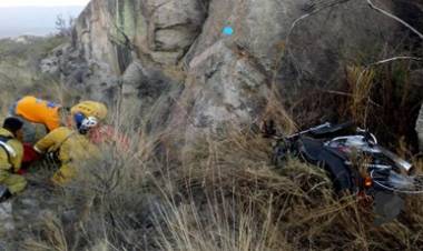 ACCIDENTE DE MOTOCICLISTA EN LA CUESTA DE VILLA CURA BROCHERO.