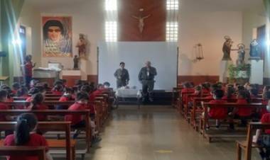 VILLA DOLORES : CHARLA DE SEGURIDAD ELÉCTRICA A ALUMNOS DEL INSTITUTO SAGRADO CORAZÓN.