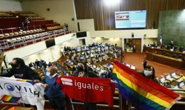 CHILE : DIPUTADOS APROBÓ EL MATRIMONIO IGUALITARIO Y AHORA SERÁ VOTADO POR EL SENADO.