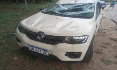 LUYABA , TRASLASIERRA : "VUELCO" DE AUTOMÓVIL TRAS ACCIDENTE DE TRÁNSITO.