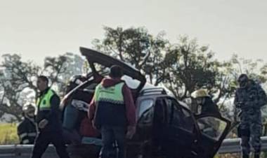 VÍDEO - SIMOCA, TUCUMÁN : EN UN TERRIBLE ACCIDENTE AUTOMOVILISTICO, FALLECE UNA VECINA DE SAN JAVIER, TRASLASIERRA.