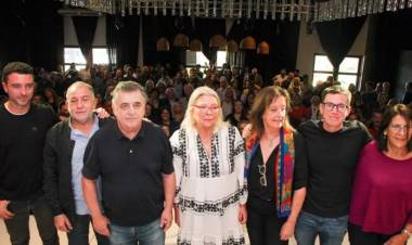 En su visita a Córdoba, Carrió apoyó la candidatura de Luis Juez a gobernador.