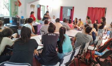 Los Cerrillos, Traslasierra : Taller de huevos de pascuas y bombones.