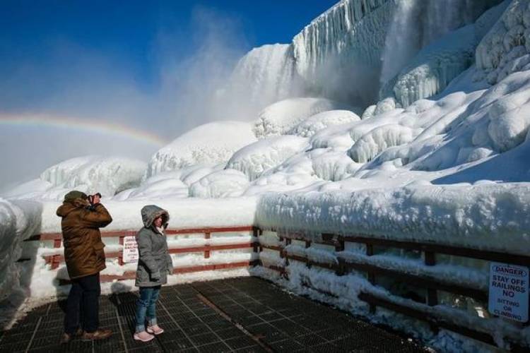  CATARATAS DEL NIAGARA,PARCIALMENTE CONGELADAS. MIRA GALERÍA DE IMÁGENES.