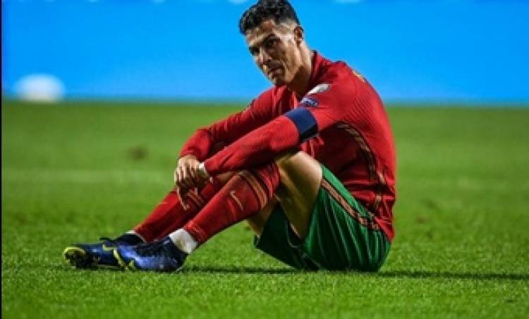 ELIMINATORIAS EUROPEAS : ESPAÑA Y SERBIA AL MUNDIAL, SUECIA Y PORTUGAL AL REPECHAJE.