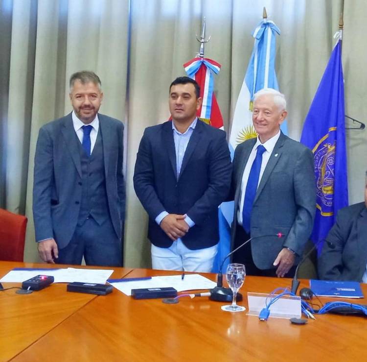 FIRMA CONVENIO CON UNIVERSIDAD NACIONAL DE CÓRDOBA PARA LA CREACIÓN DE LA UNIVERSIDAD POLULAR LOS CERRILLOS.