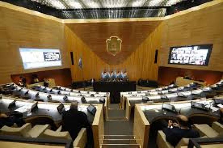 CÓRDOBA - UNICAMERAL : SE PUSO EN PAUSA LA RE-REELECCIÓN DE INTENDENTES Y JEFE COMUNALES.