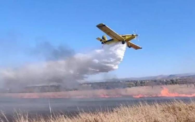 LOGRARON CONTENER INCENDIOS EN MALAGUEÑO Y LA CALERA, PROVINCIA DE CÓRDOBA.